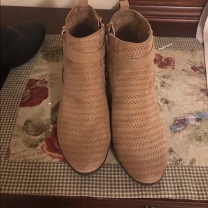Circus by Sam Edelman tan bootie